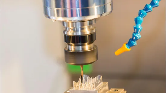 Peças de motor de usinagem anodizada de cor mecânica CNC de precisão Peças usinadas CNC de alumínio para peças de máquinas agrícolas